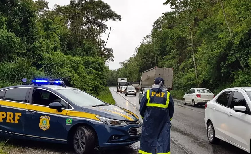 Proclamação da República: PRF registra cerca de mil flagrantes de excesso de velocidade